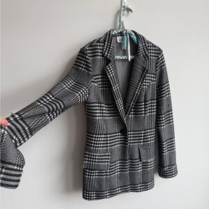 Vintage blazer size 10
Joseph Ribkoff